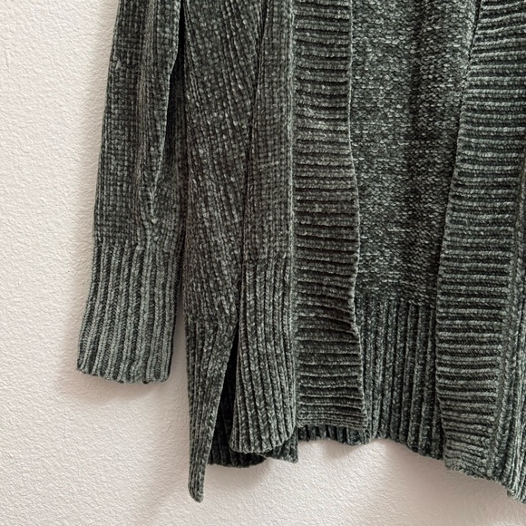 Velour Knit Style Women's Cardigan Sweater Dark Green size small - Picture 4 of 11